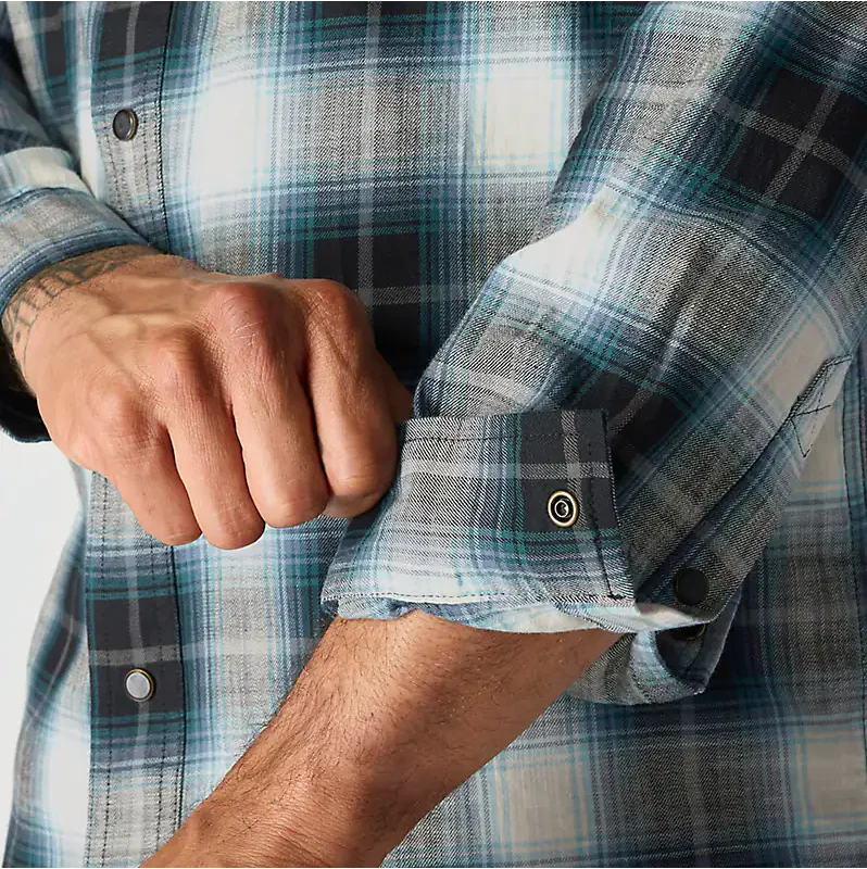 Carhartt Montana Rugged Flex™ Relaxed Fit Lightweight Long-Sleeve Snap-Front Plaid Shirt - Image 2