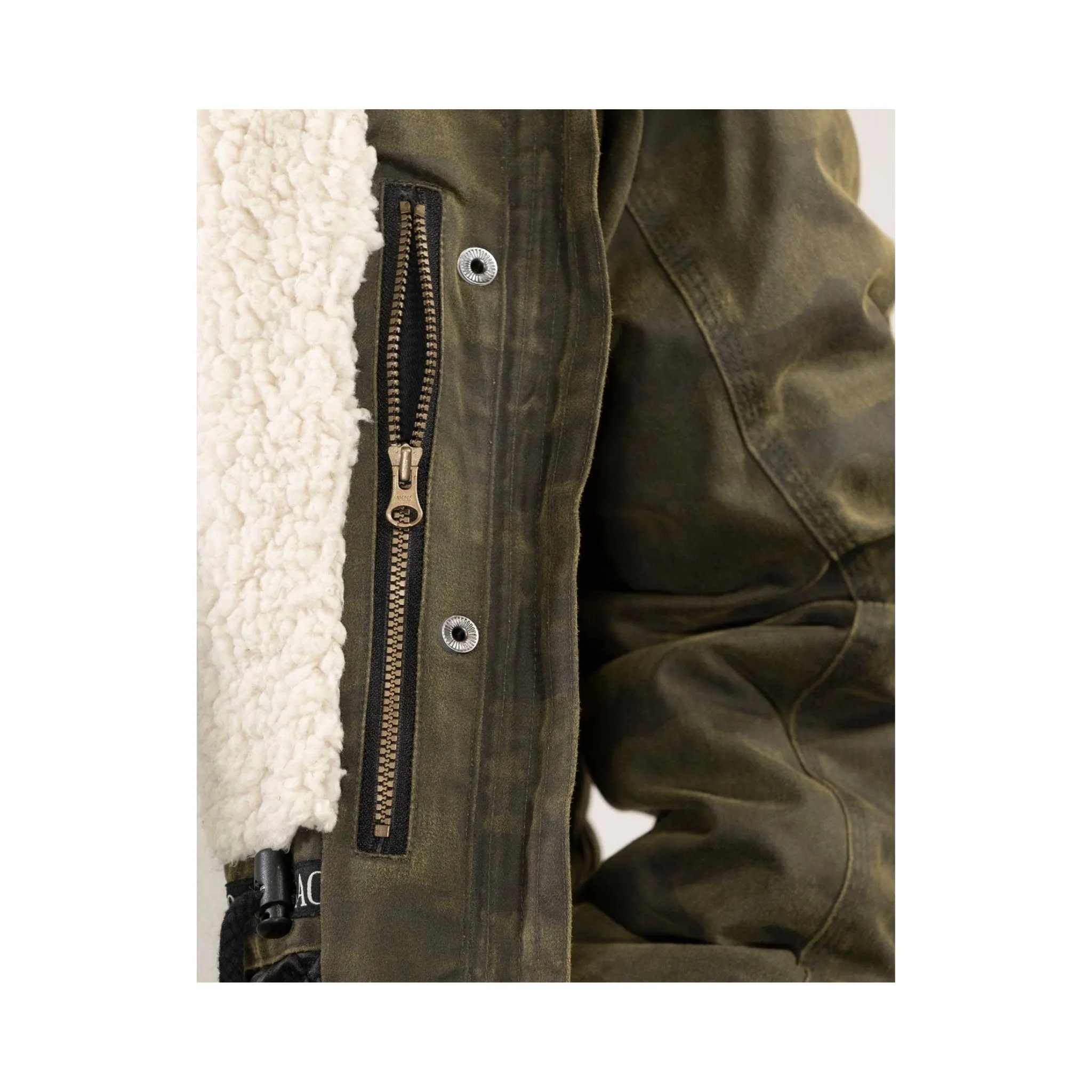 Outback Trading Co Women's Woodbury Jacket Oil Skin - Image 3