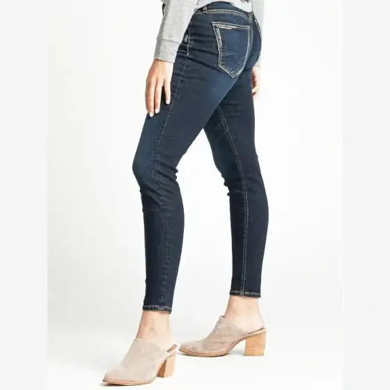 Silver Jeans Women's Avery High Rise Slim - Image 3