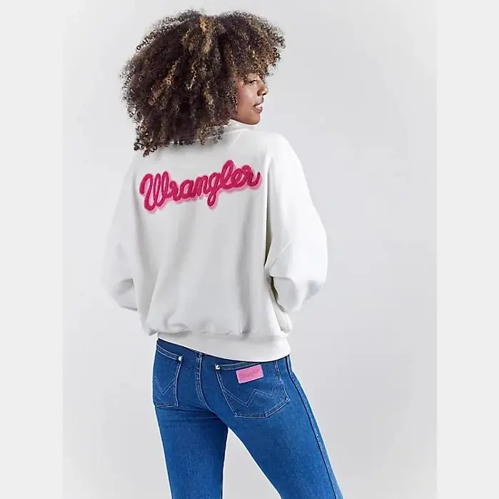 Wrangler Barbie Women's Relaxed Logo Sweatshirt In Worn White - Image 2