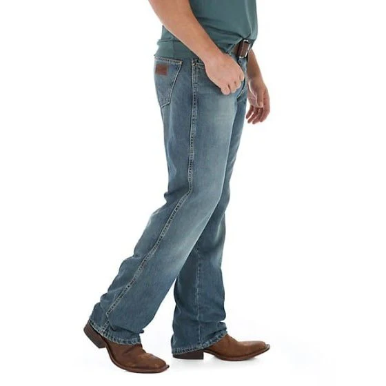 Wrangler Men’s Jeans Retro Mid Rise Relaxed- CLEARANCE - Image 3