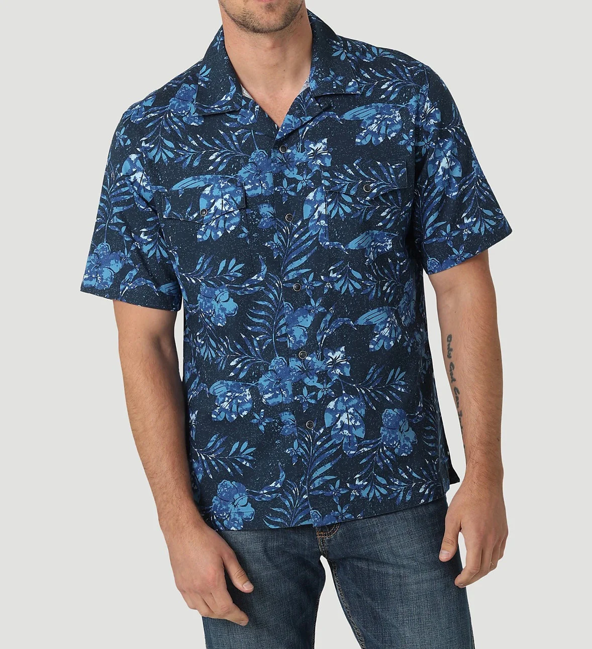 Wrangler Men’s Short Sleeve Shirt Coconut Lush Blue - Image 8