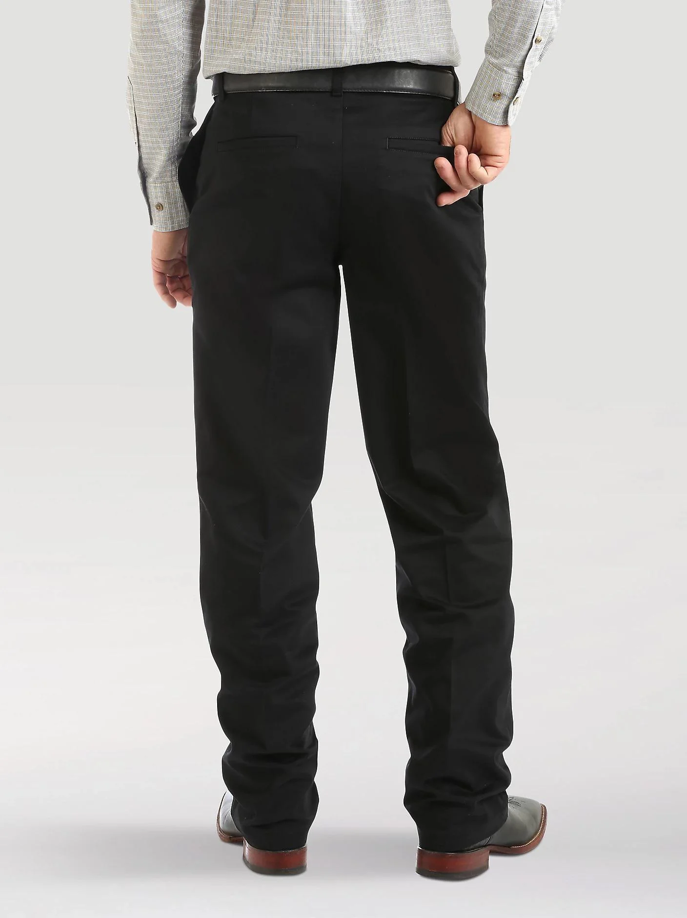 Wrangler Men's Flat Front Relaxed Fit Dress Pants In Black - Image 2
