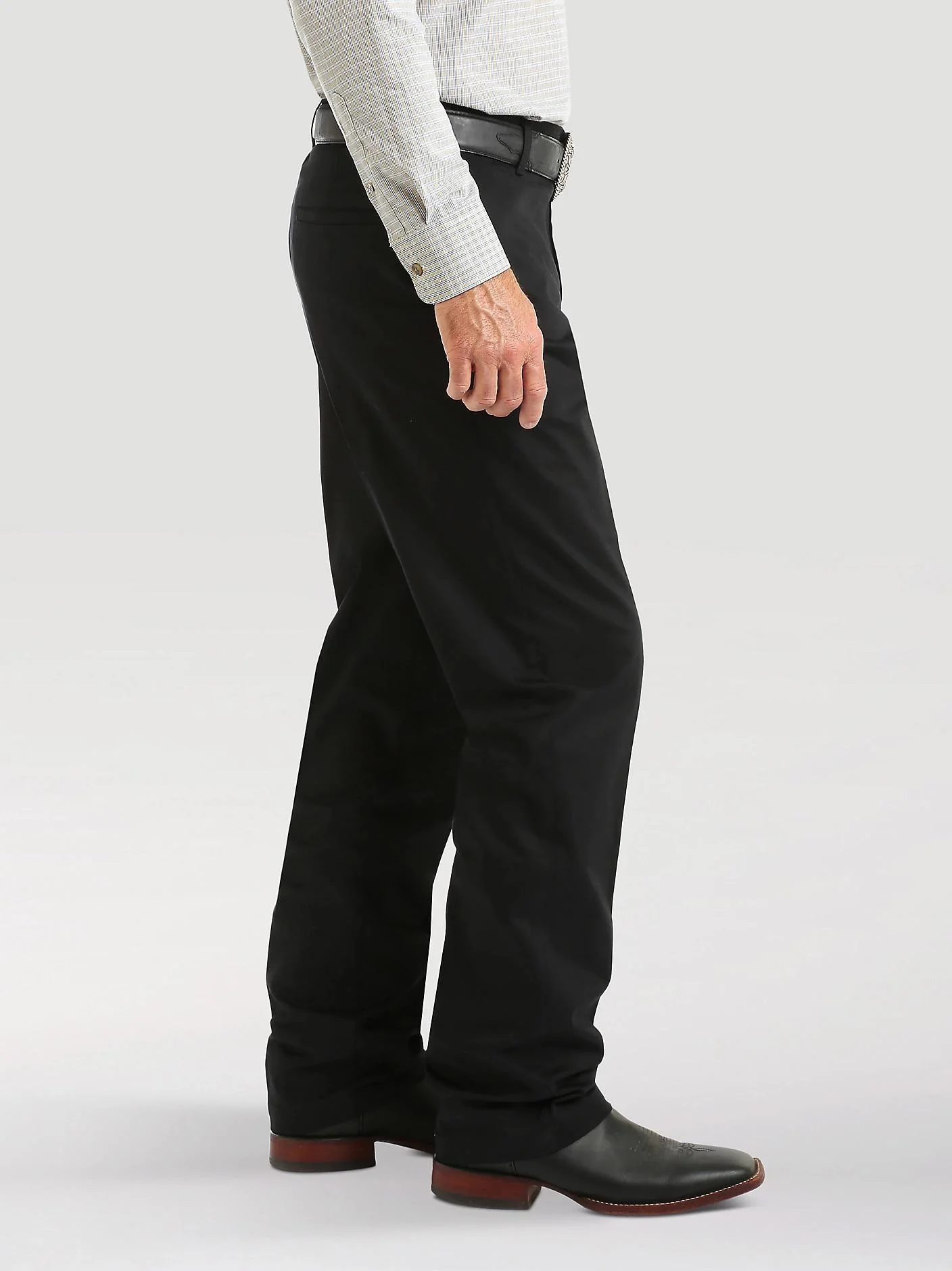 Wrangler Men's Flat Front Relaxed Fit Dress Pants In Black - Image 3